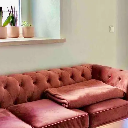 Townhouse Near Lighthouse & Big Waves *