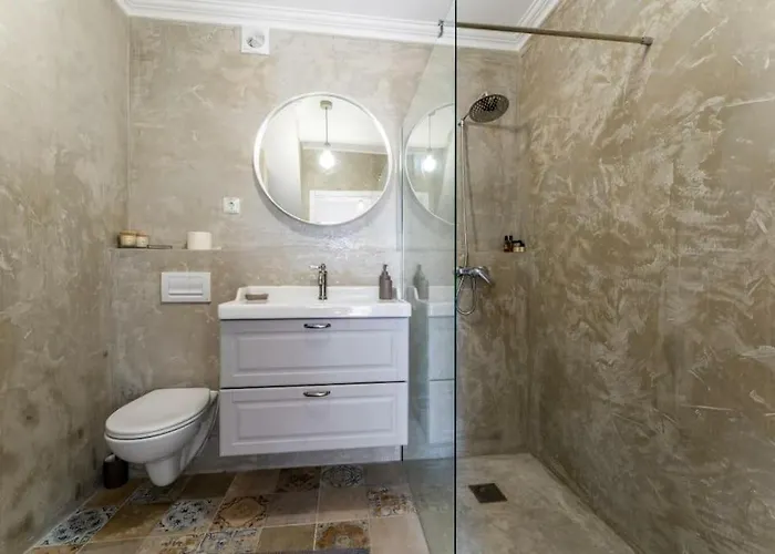 Townhouse Near Lighthouse & Big Waves * ナザレ